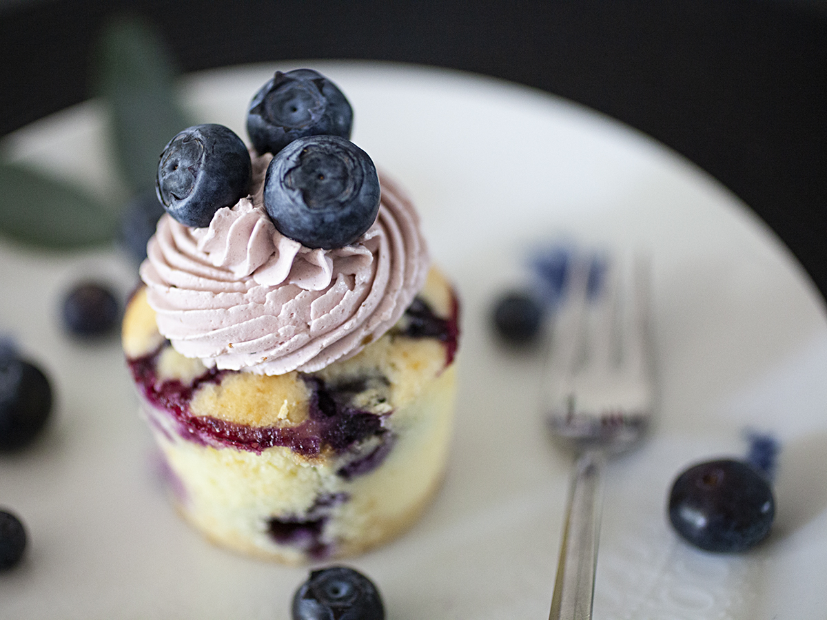 Blaubeer-Cupcake mit Buttercreme - makajumy.de