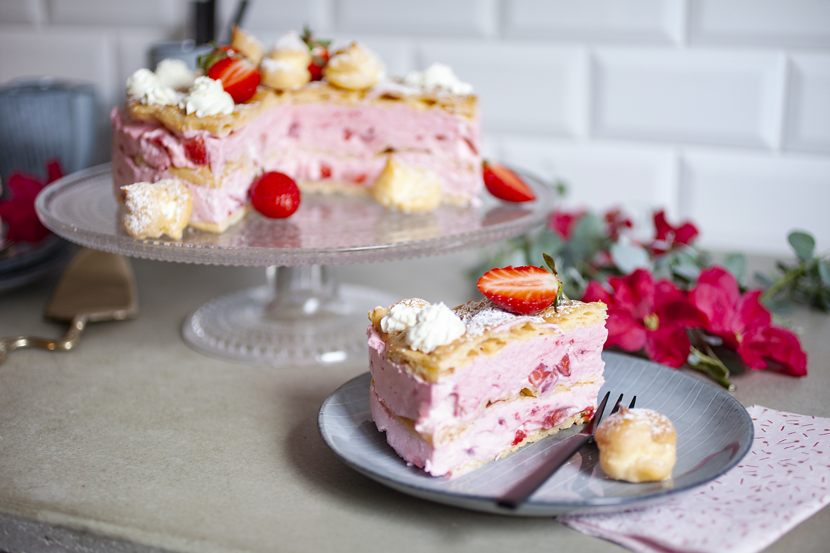 Erdbeere-Windbeutel-Torte