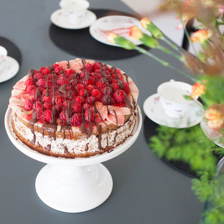 Himbeer-Marzipan-Torte - makajumy.de Himbeer-Marzipan-Torte - makajumy.de