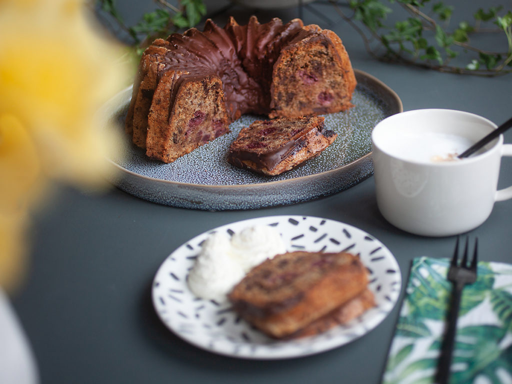 Schokoladen-Nuss-Kirschkuchen - makajumy.de