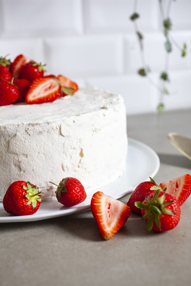 Sommerliche Erdbeer-Ricotta-Torte - makajumy.de